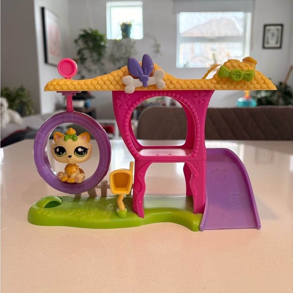 🐾 Littlest Pet Shop Playset + Pet Figure | Hasbro 2010